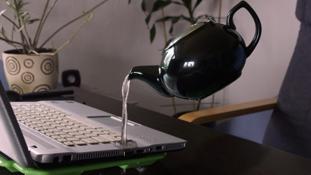 Sıvı Temasına Maruz Kalan Monster Notebookların Arızalarını Onarmak